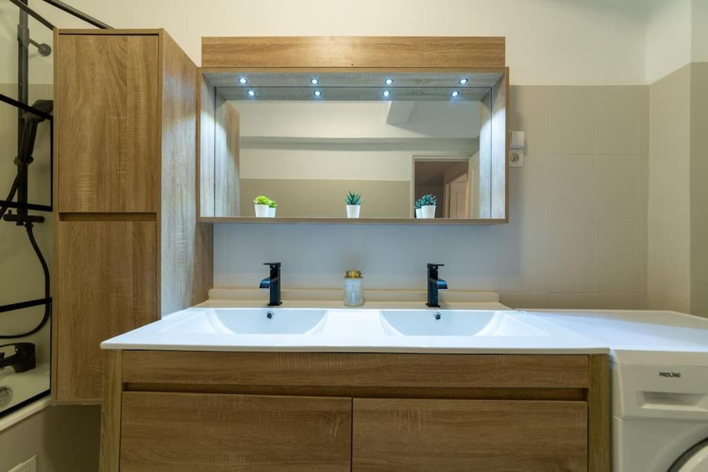 אביניון Superbe Appartement Centre Historique מראה חיצוני תמונה